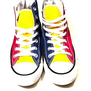 Nwt Red  blue yellow Converse  kids size 4.5
